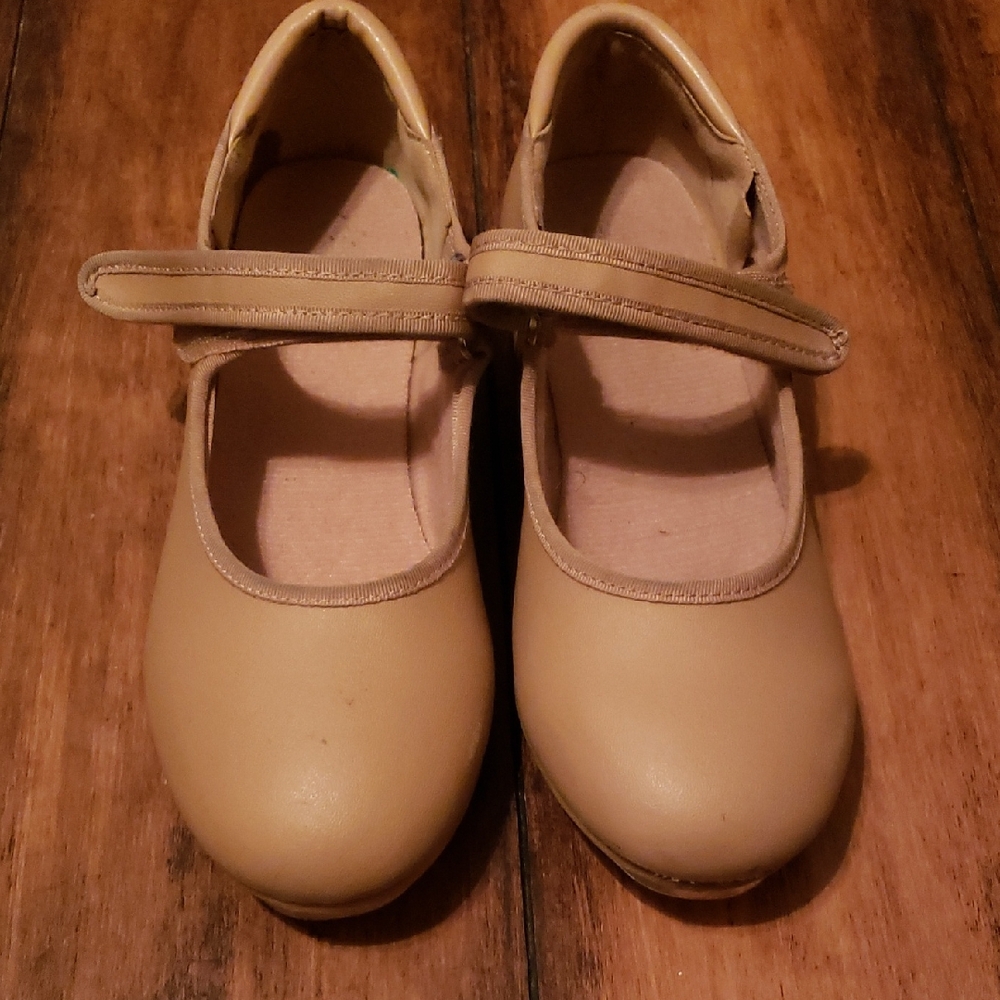 Elegant Tan Tap Dancing Shoes